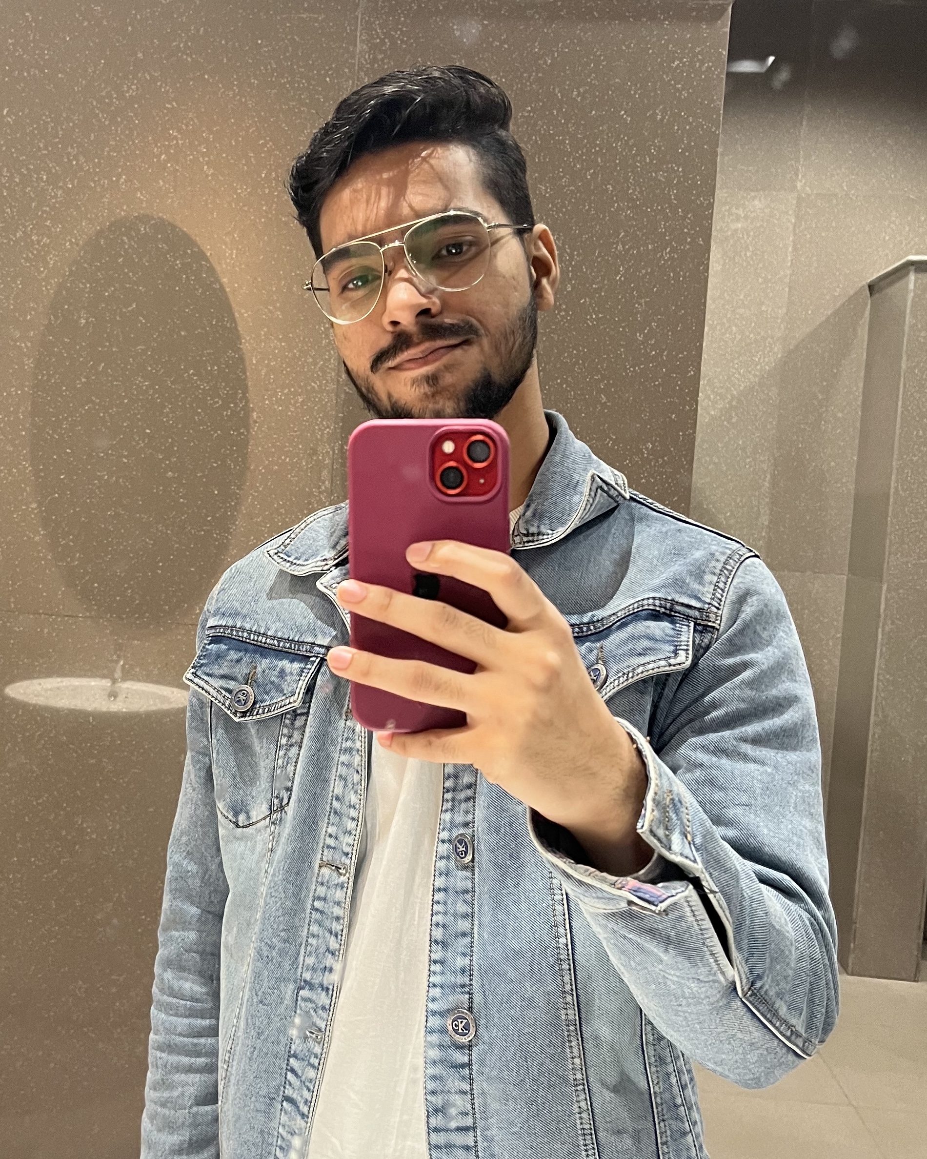 Tinder profile picture for @weirdly