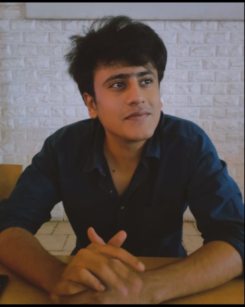 Tinder profile picture for @milan24