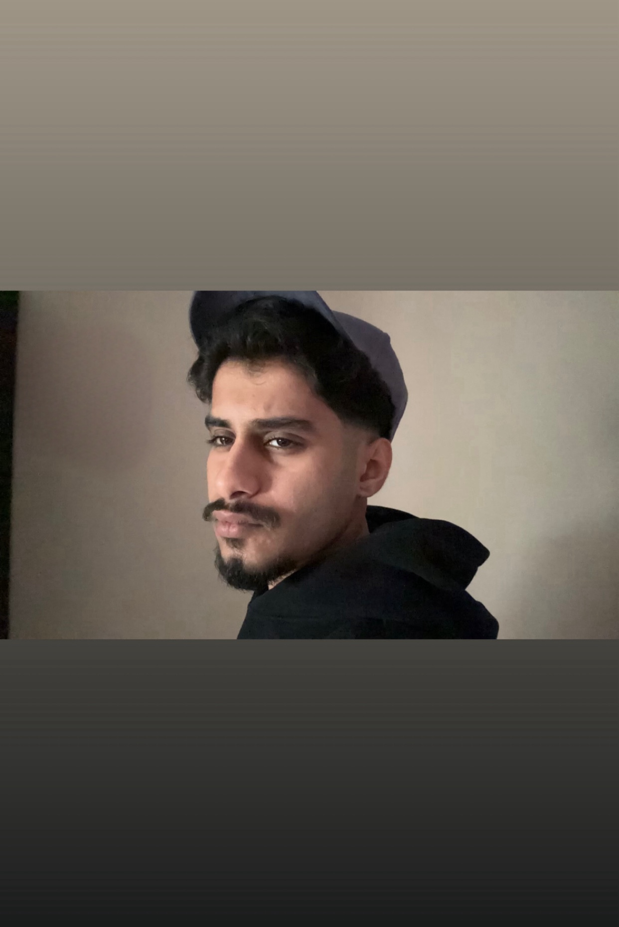 Tinder profile picture for @llll
