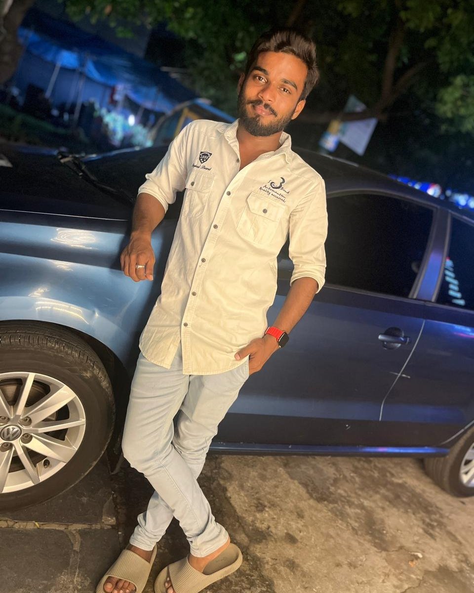 Tinder profile picture for @siddik