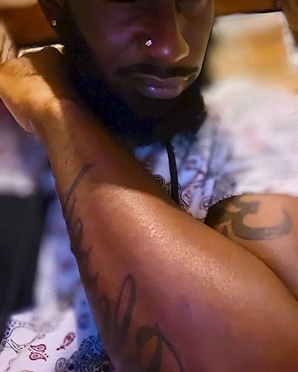 Tinder profile picture for @omni