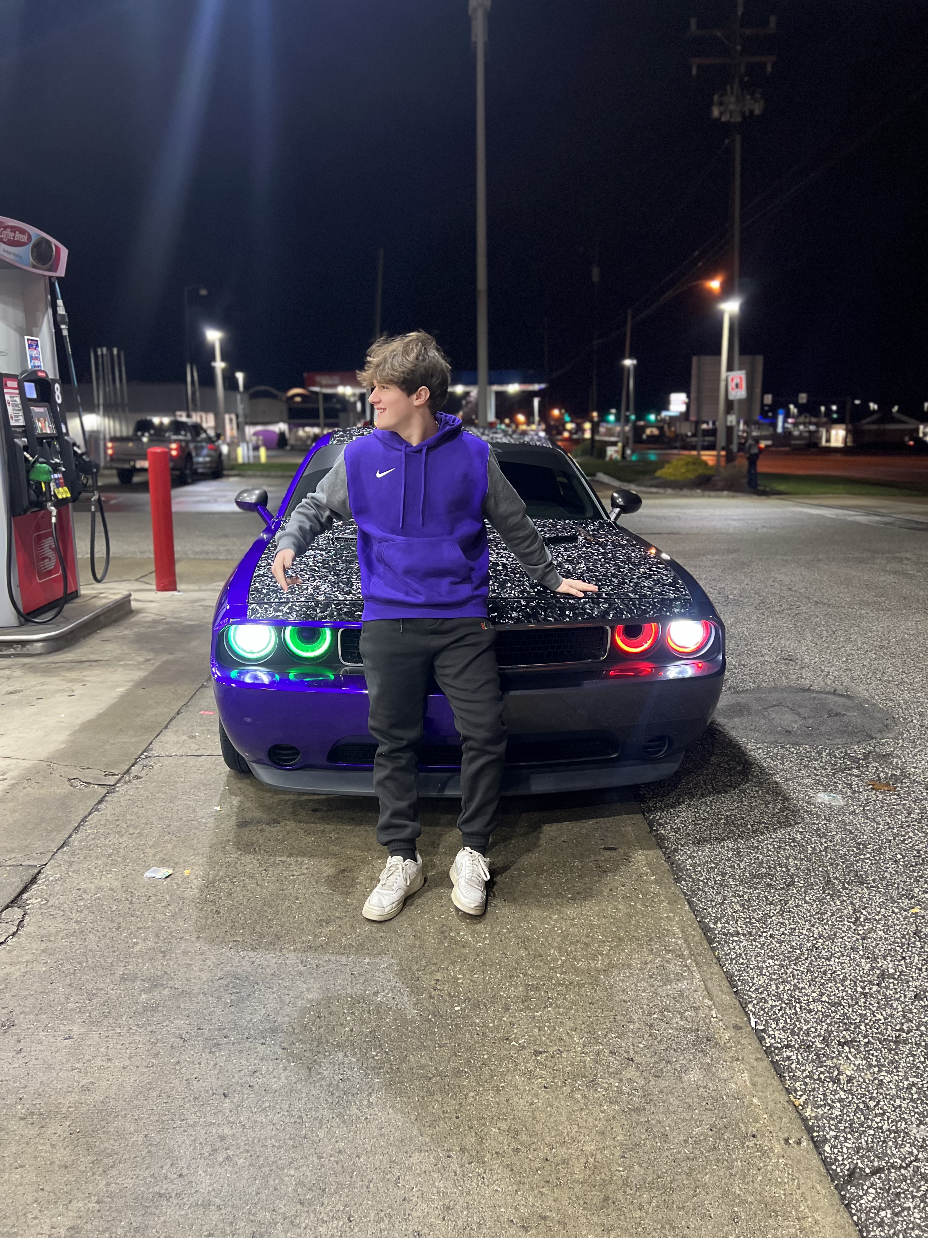 Tinder profile picture for @tire