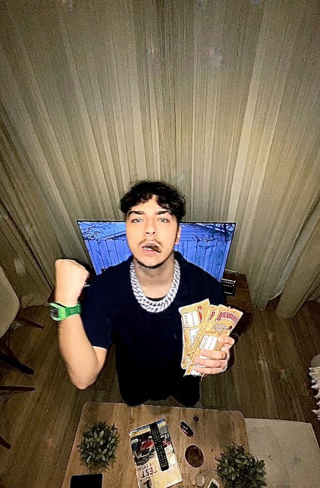 Tinder profile picture for @nairox