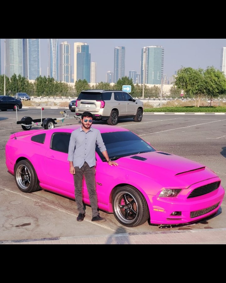 Tinder profile picture for @yousufzai