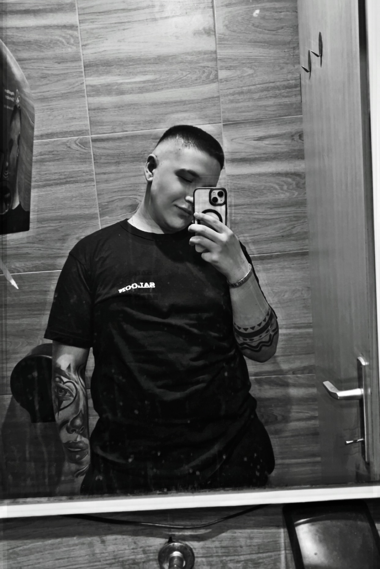 Tinder profile picture for @jovanov