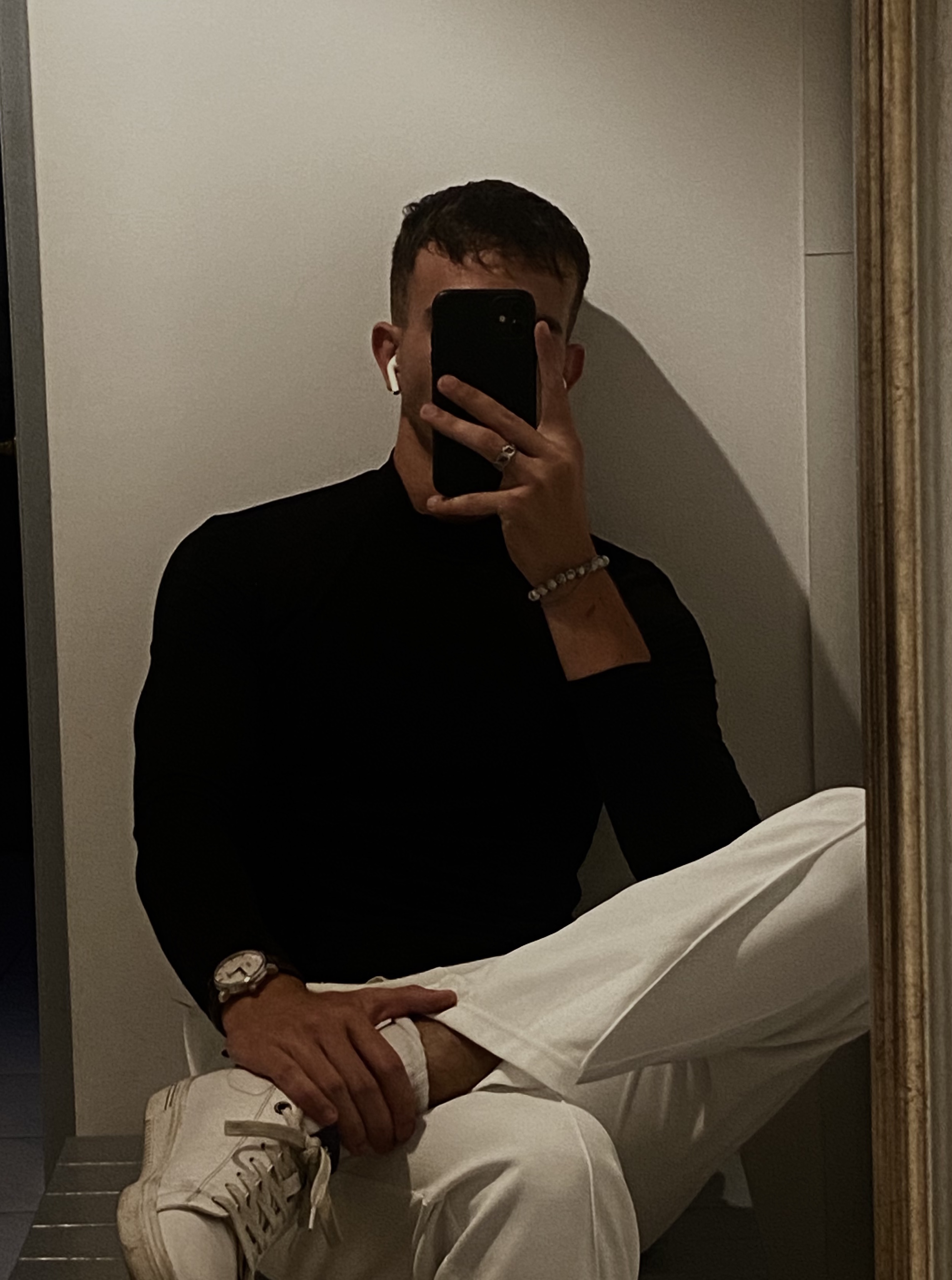Tinder profile picture for @miksa