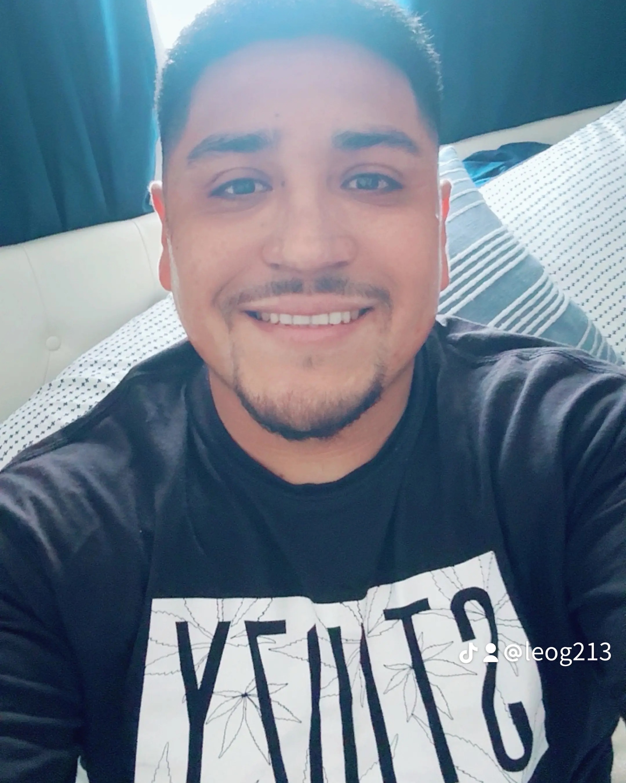 Tinder profile picture for @leog