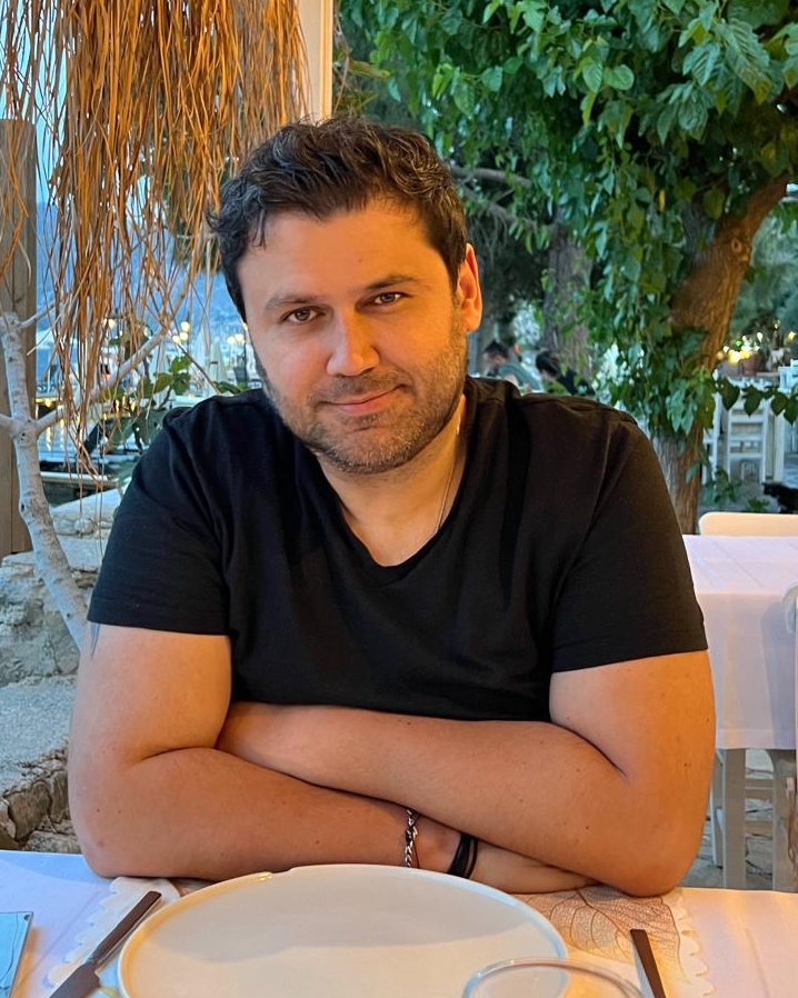 Tinder profile picture for @ozgur