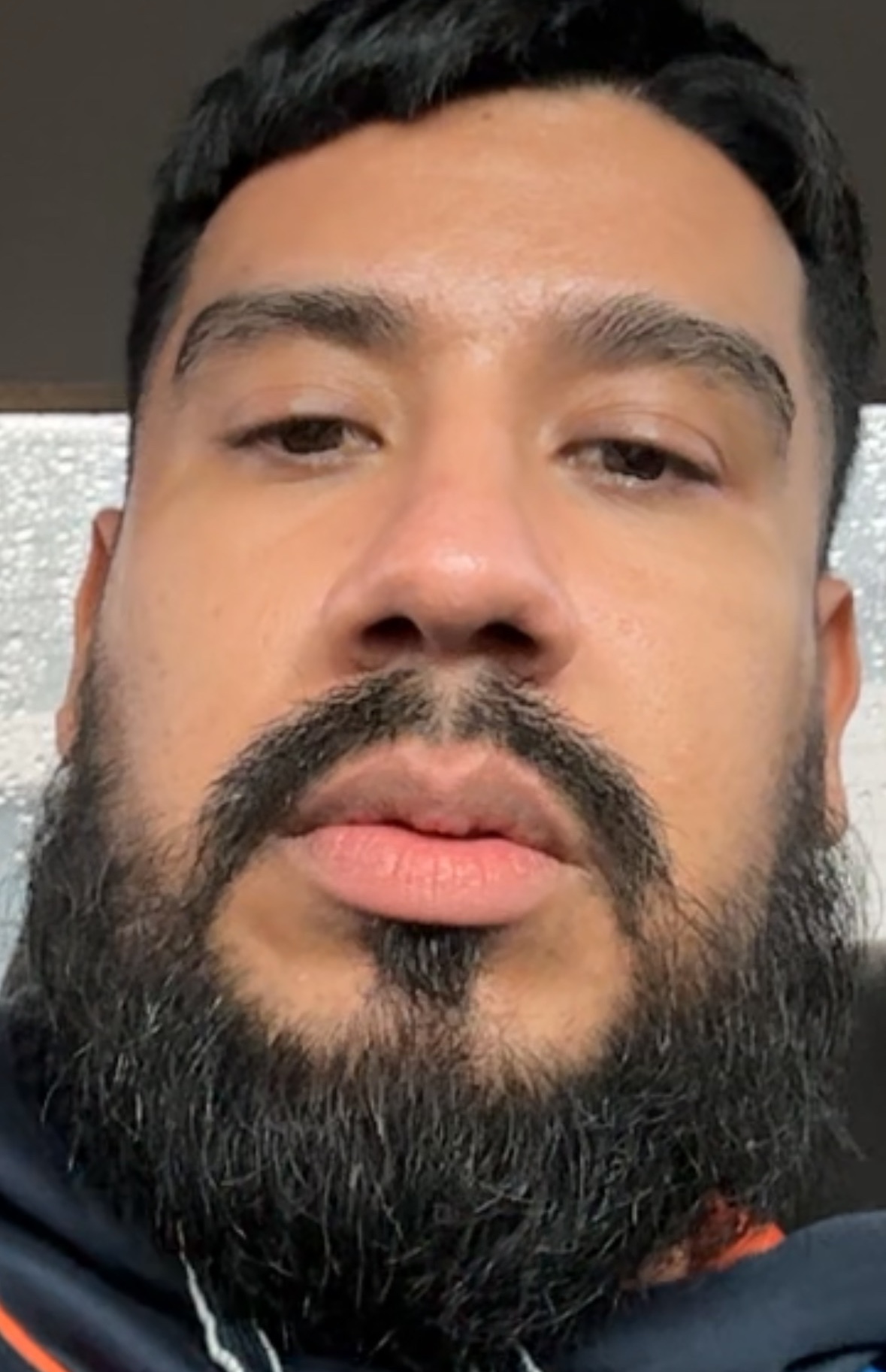 Tinder profile picture for @peso