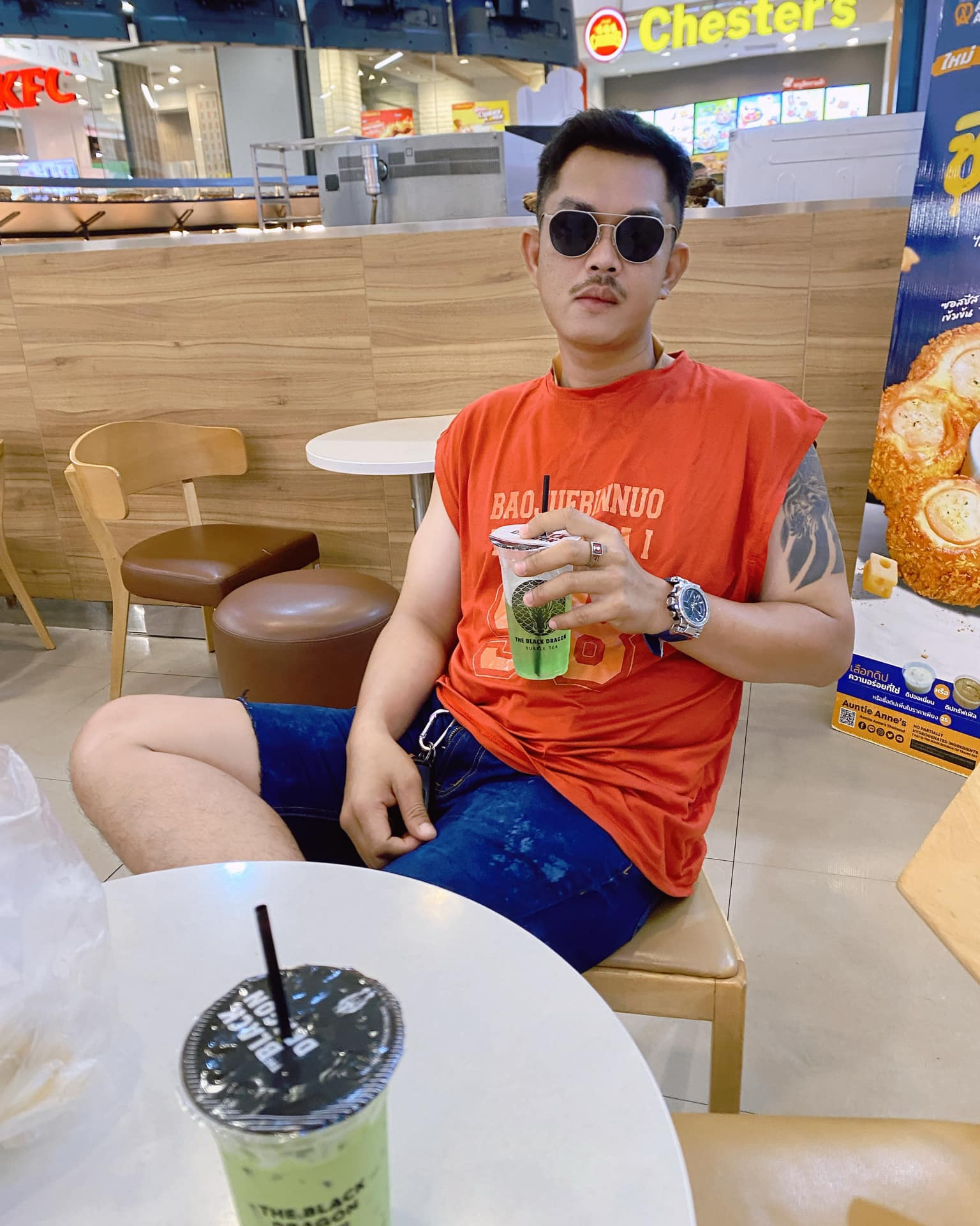 Tinder profile picture for @kong