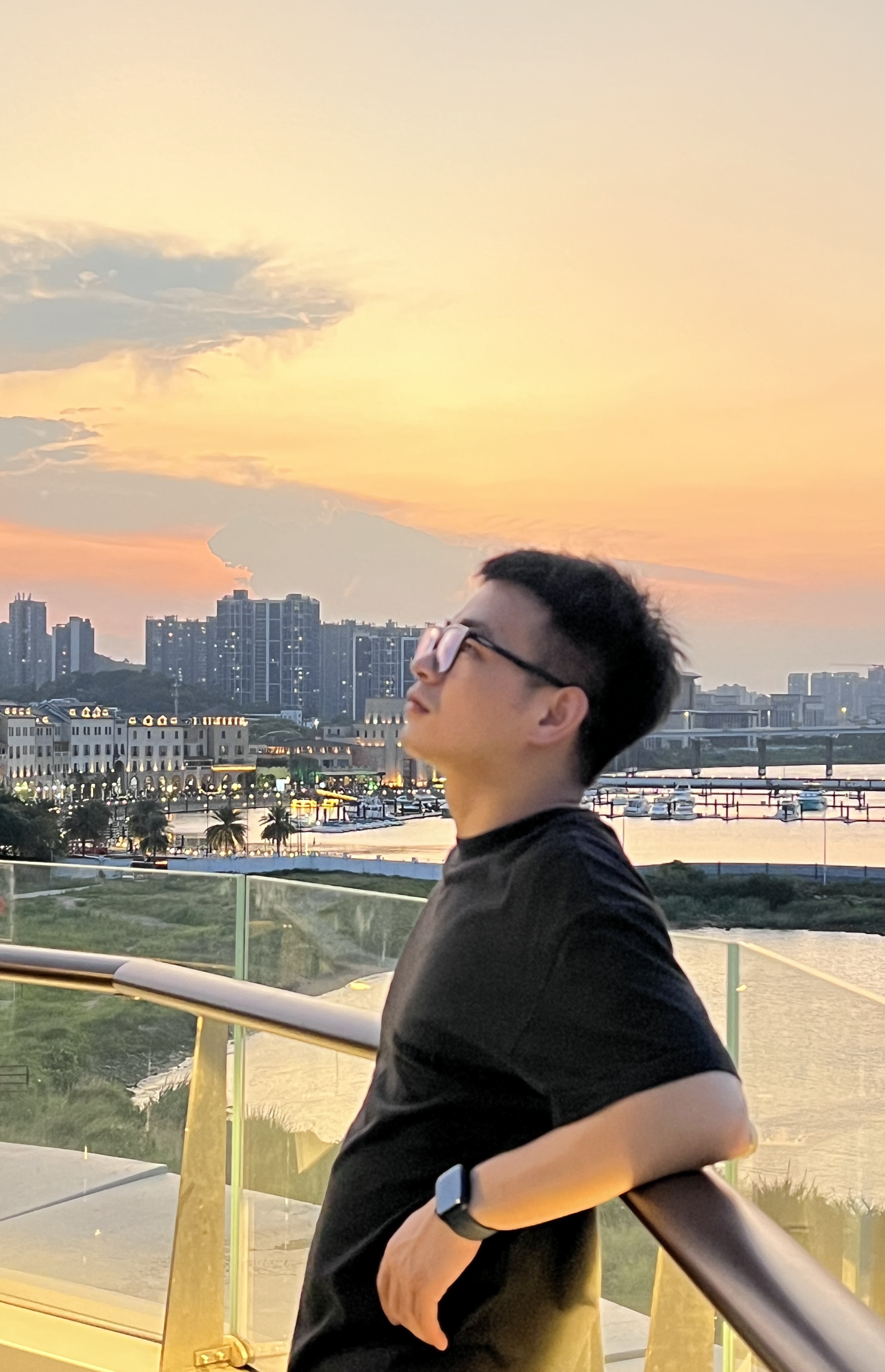 Tinder profile picture for @alcoholic