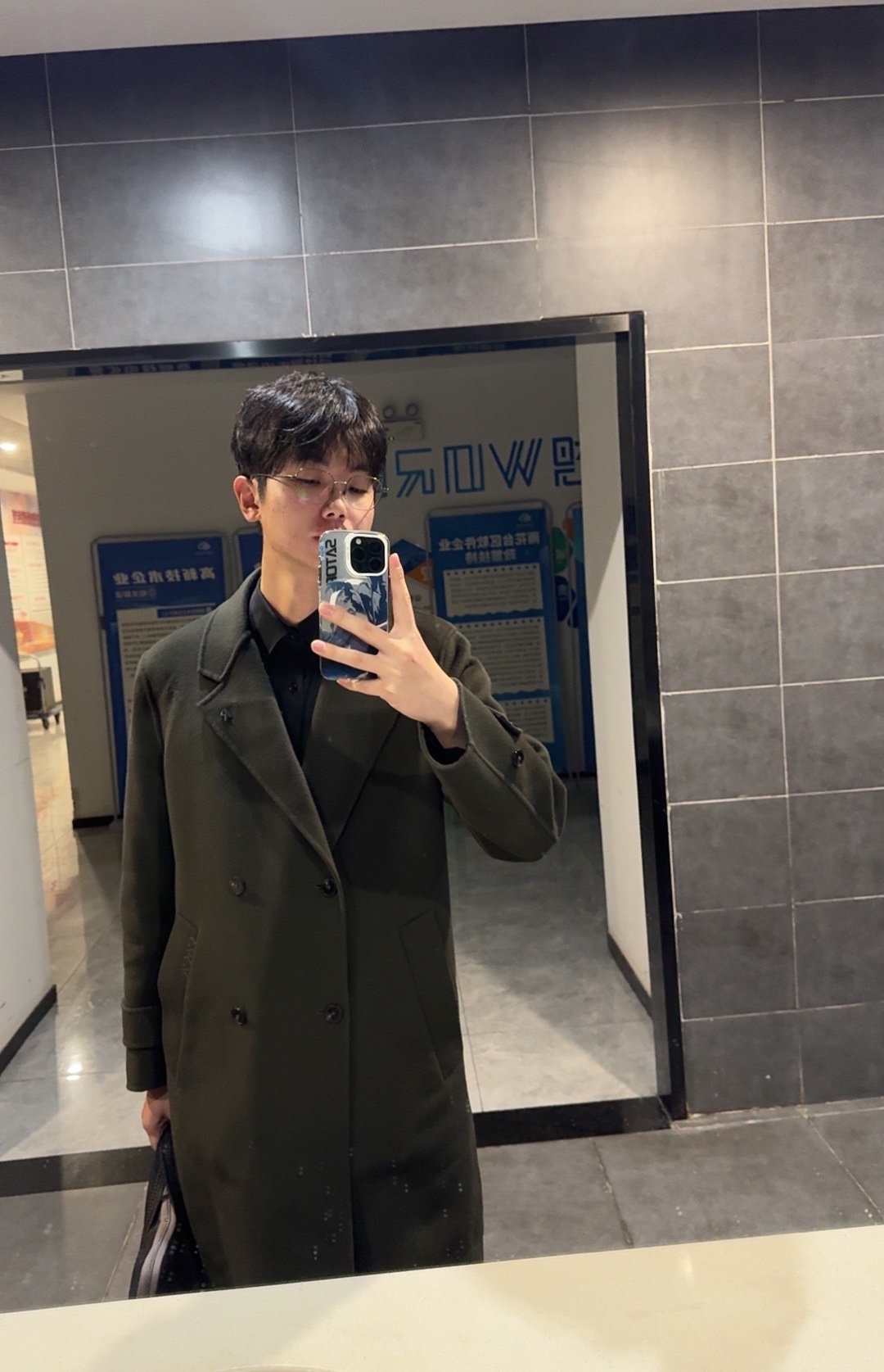 Tinder profile picture for @exec