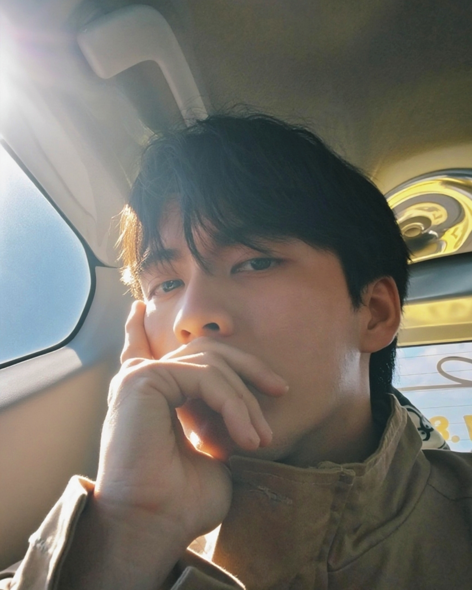 Tinder profile picture for @vuong