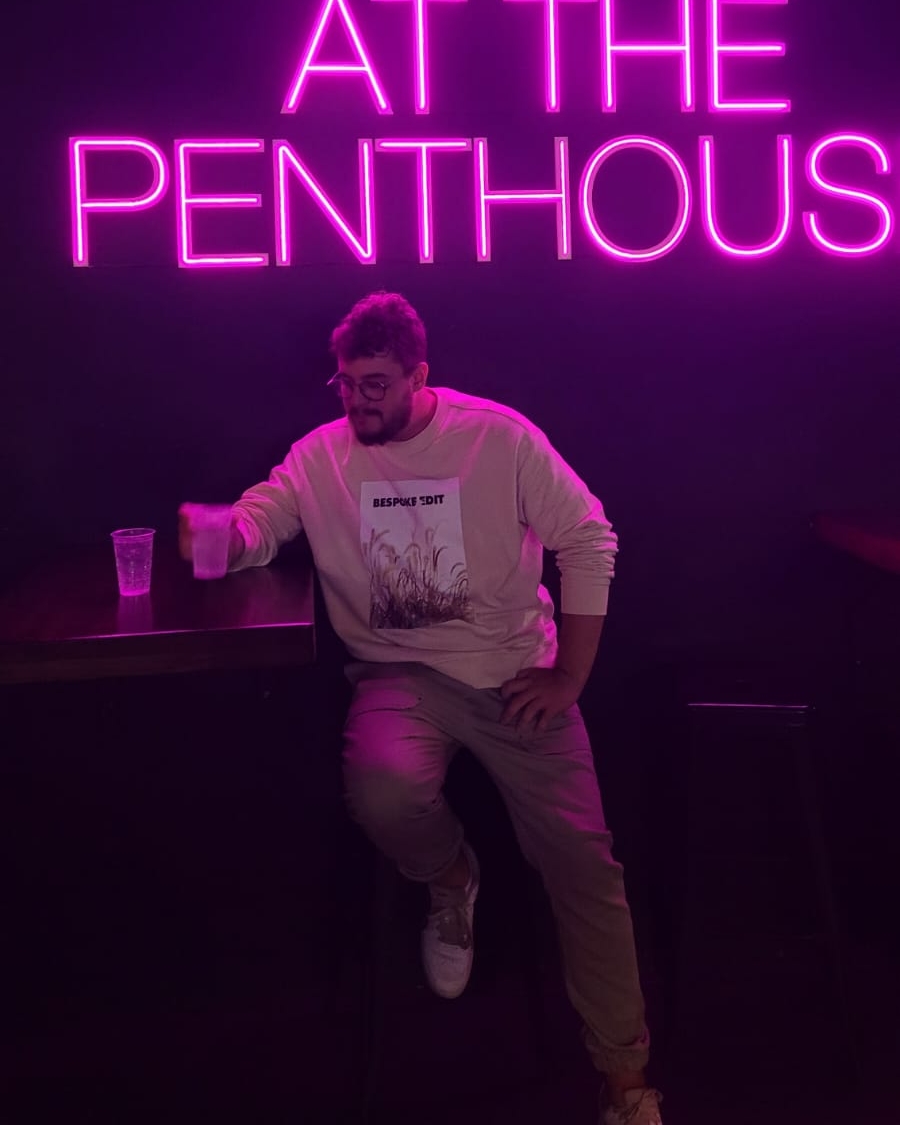 Tinder profile picture for @iwan