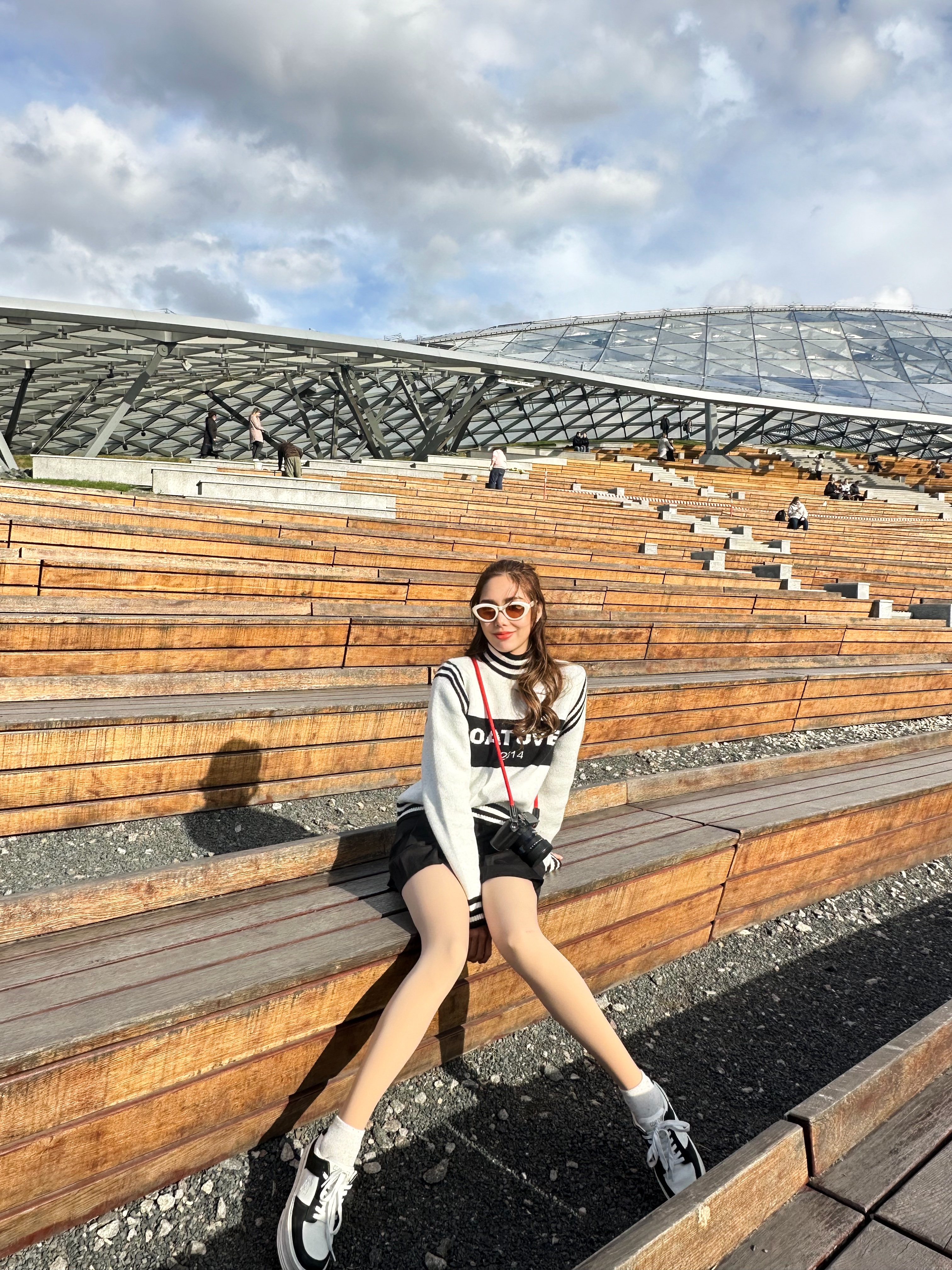 Tinder profile picture for @dia