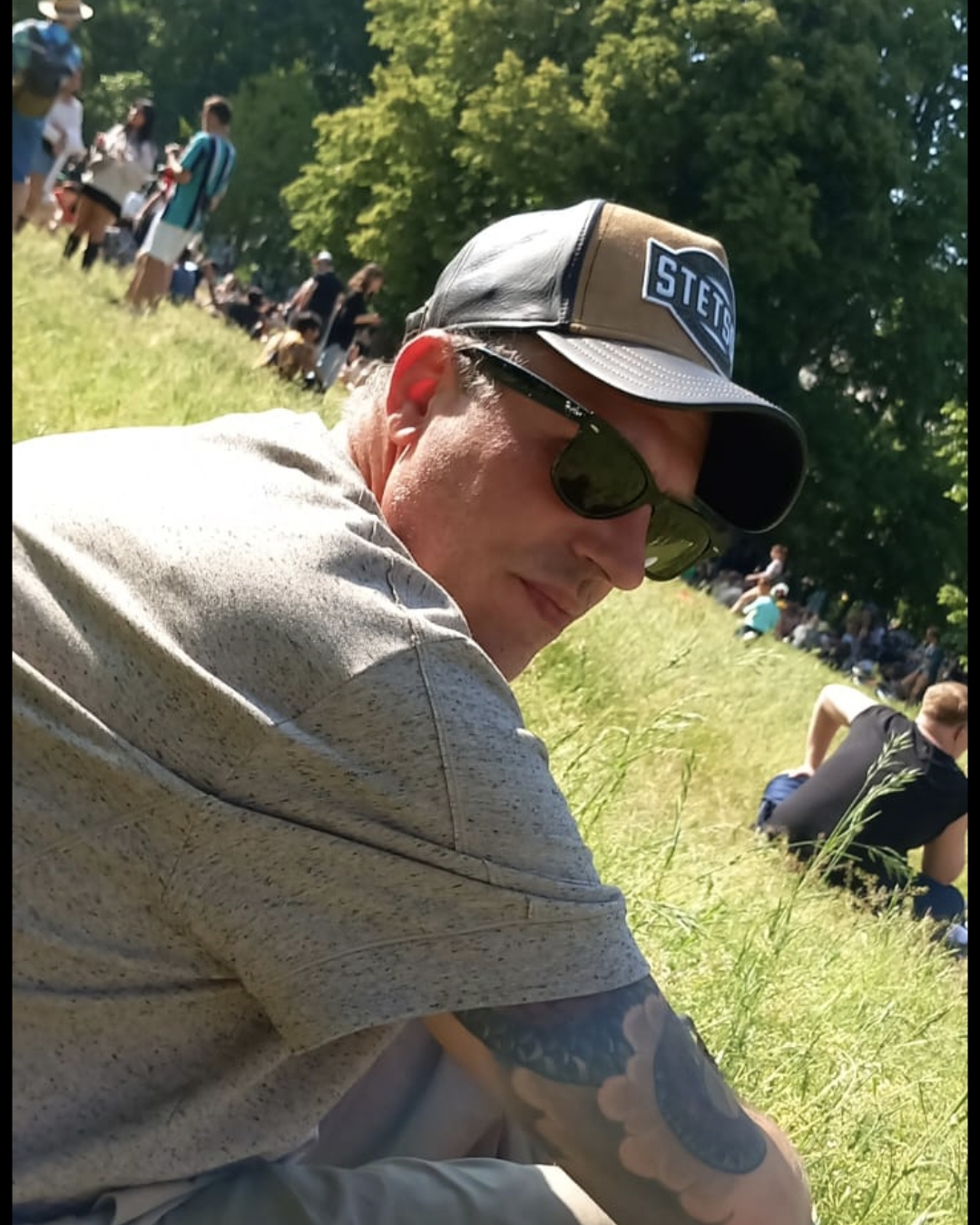 Tinder profile picture for @magnetism