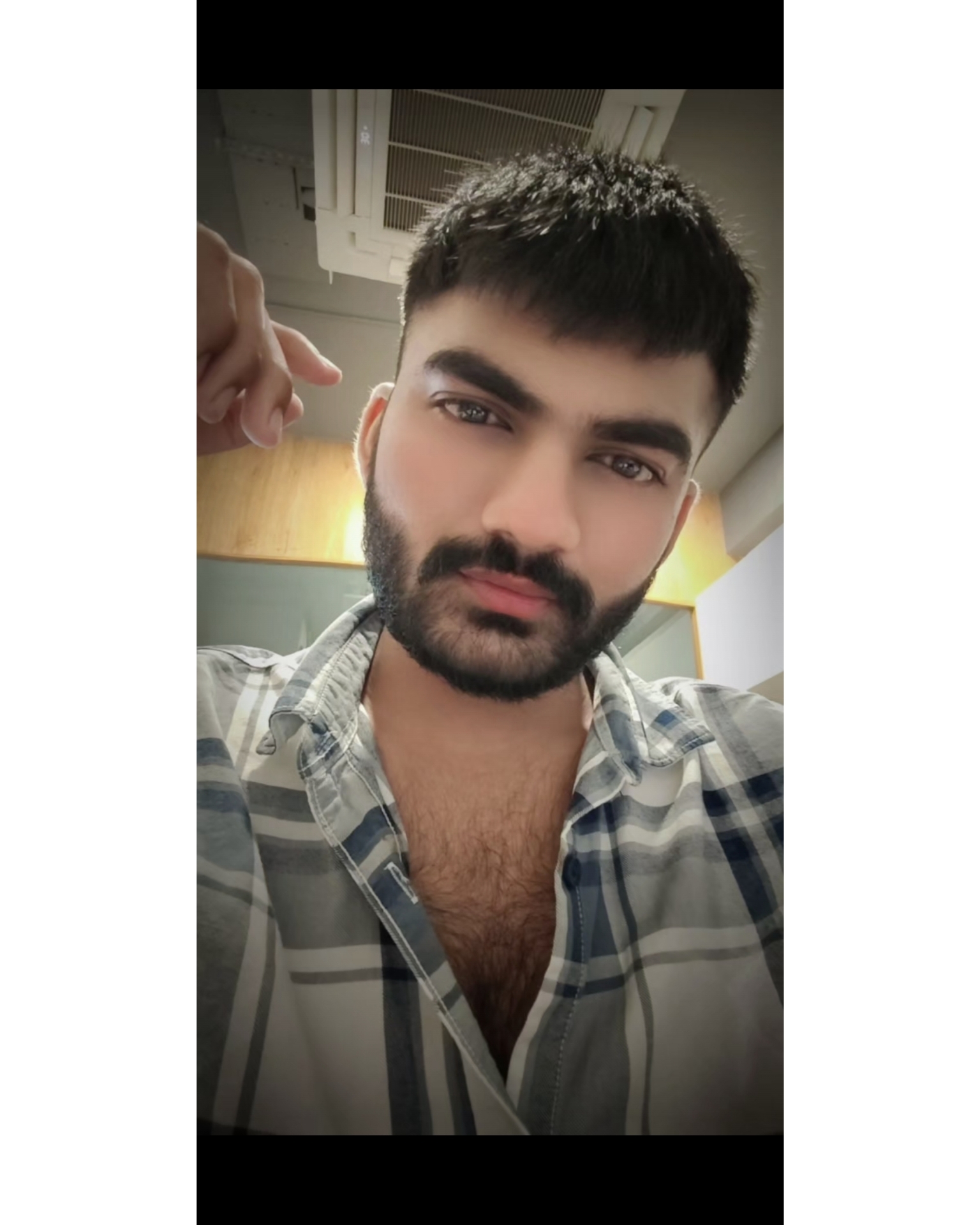 Tinder profile picture for @dsp