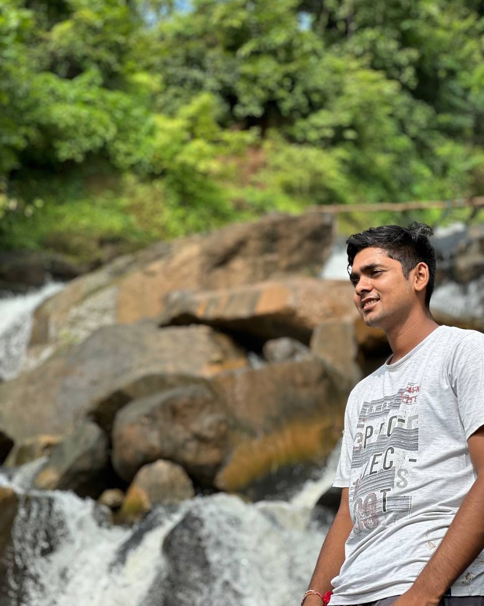 Tinder profile picture for @vraj