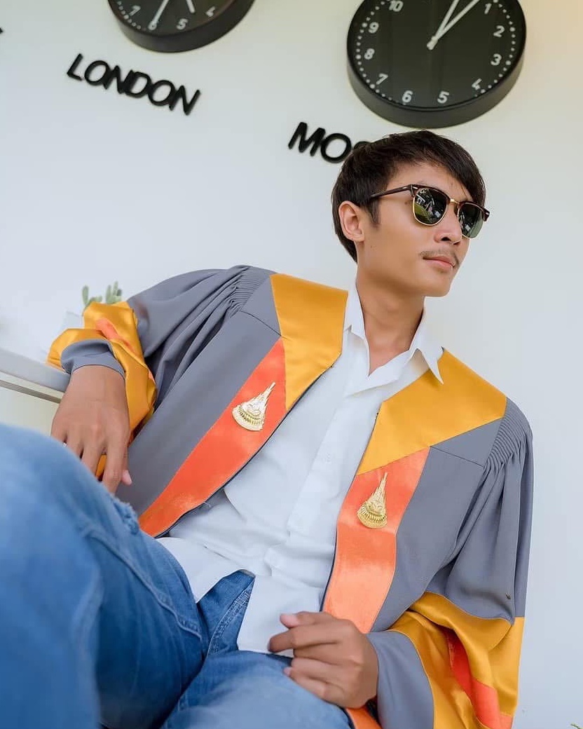 Tinder profile picture for @eat