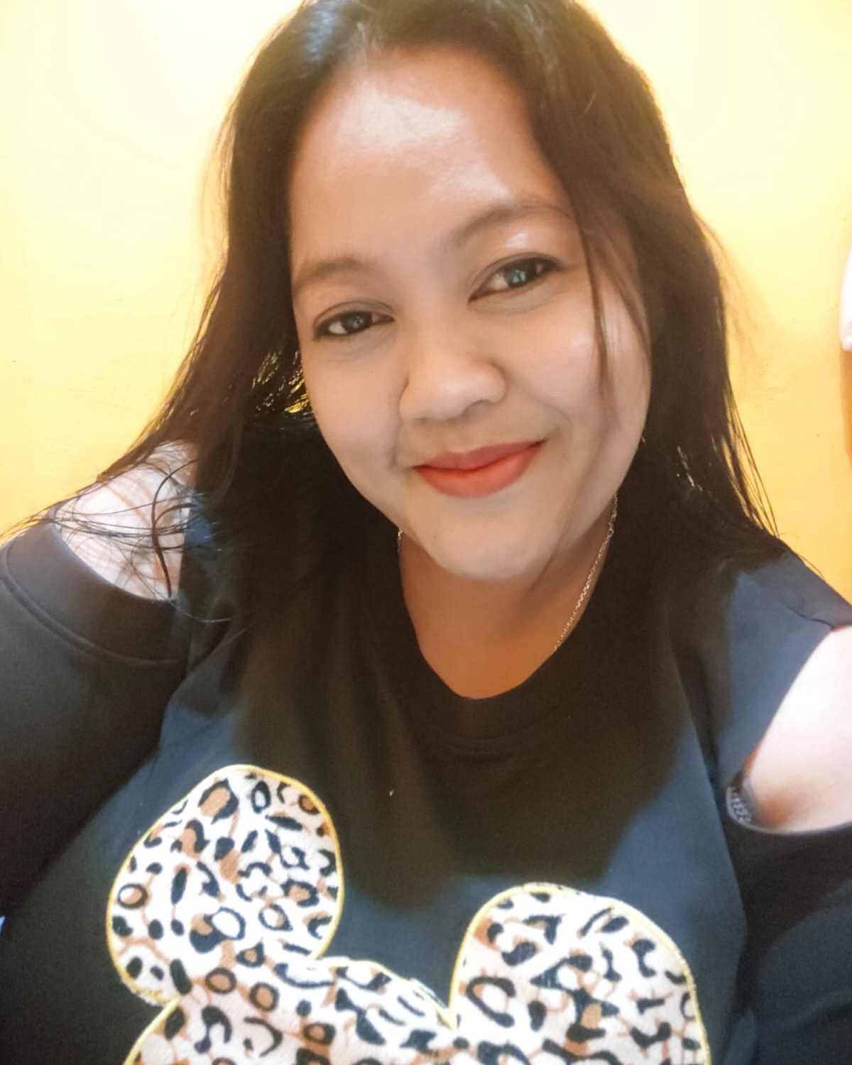 Tinder profile picture for @kirana
