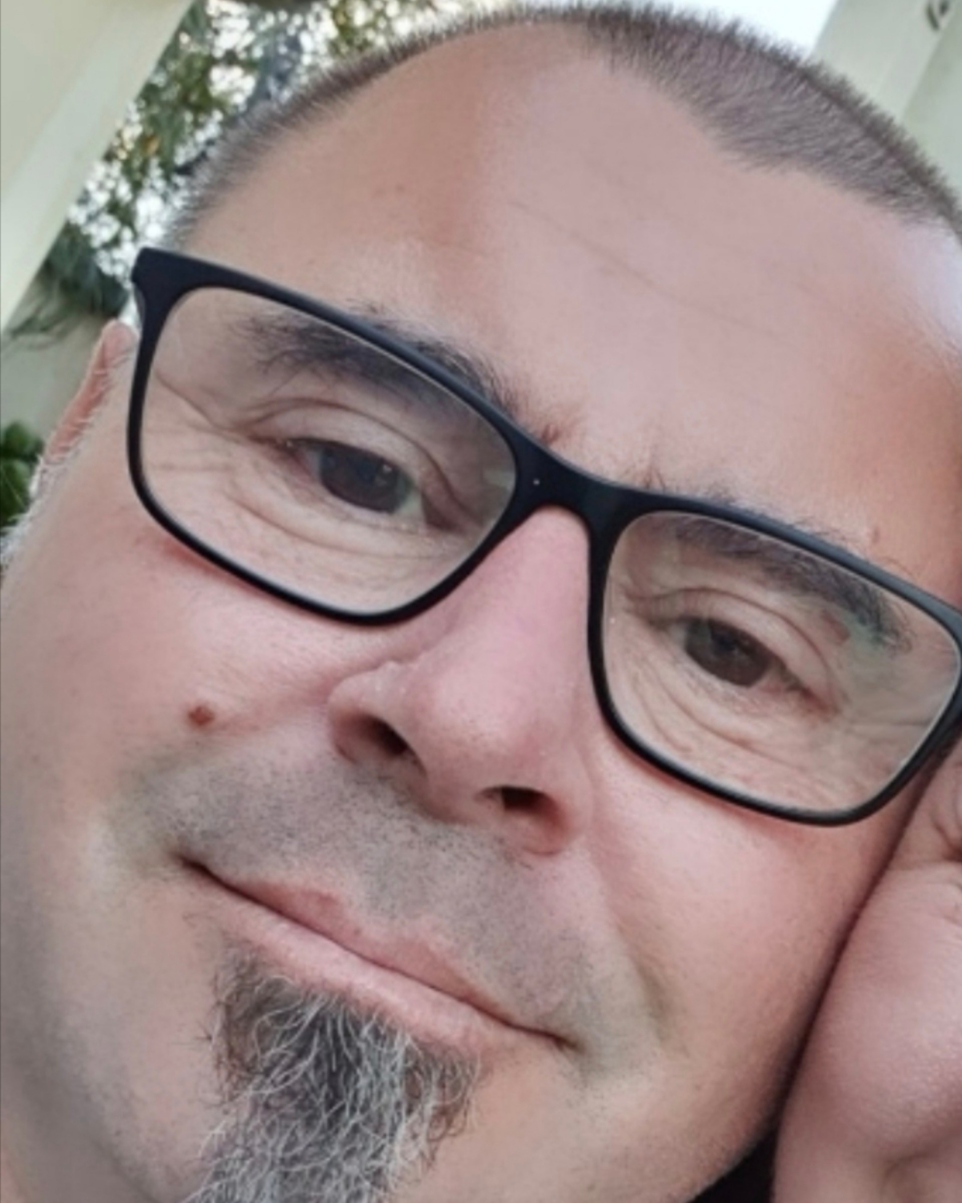 Tinder profile picture for @bulldog