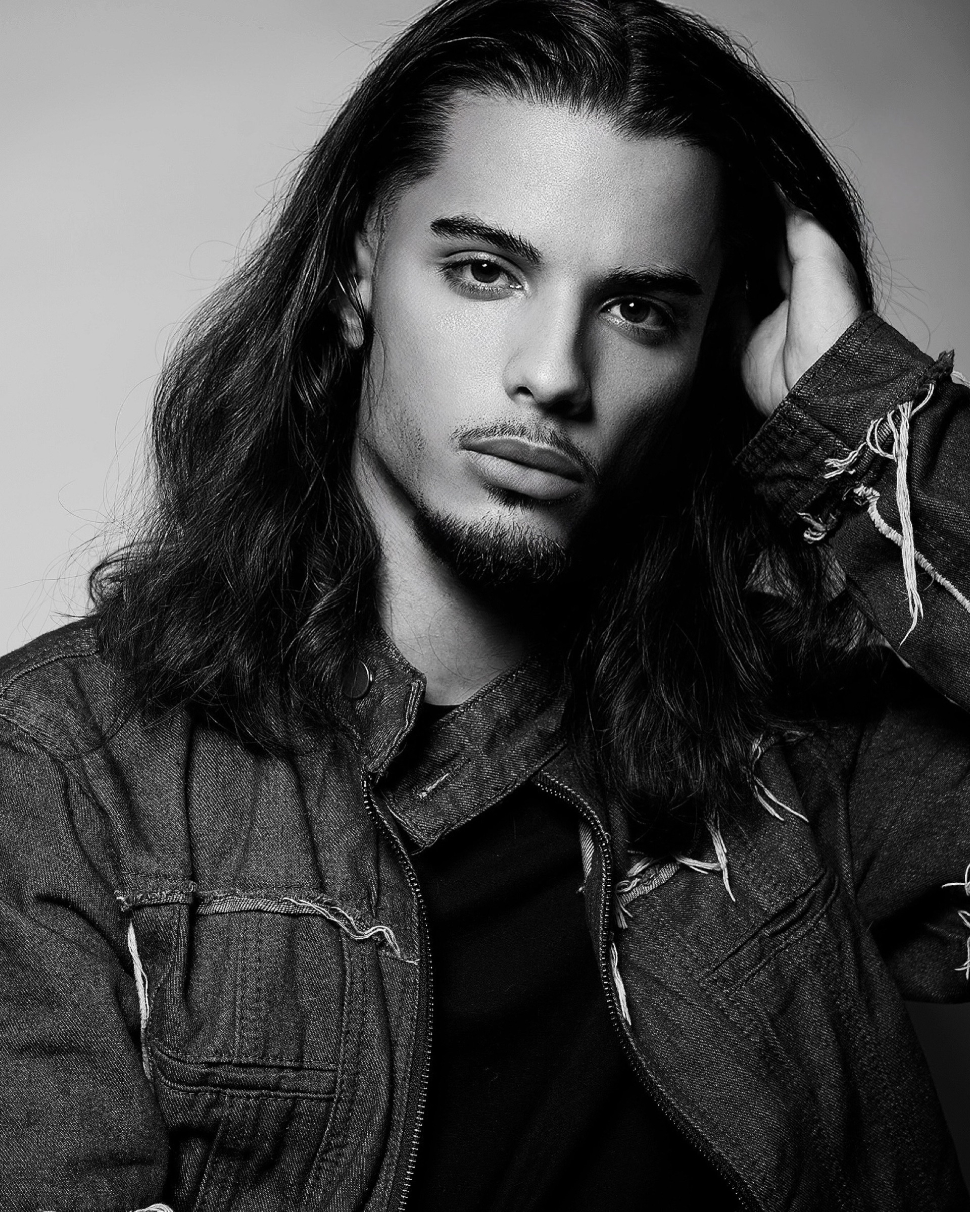 Tinder profile picture for @fares
