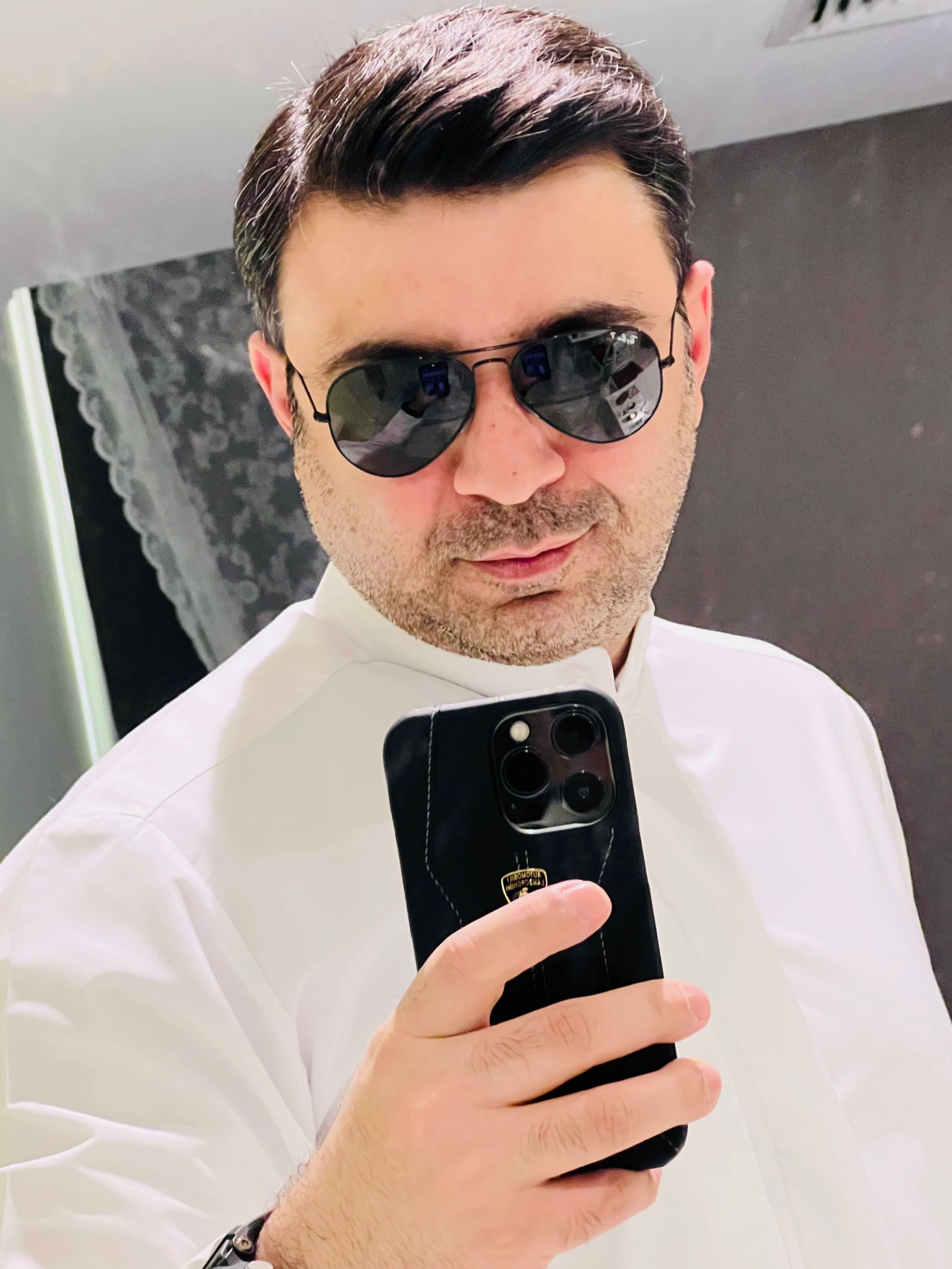 Tinder profile picture for @camaro