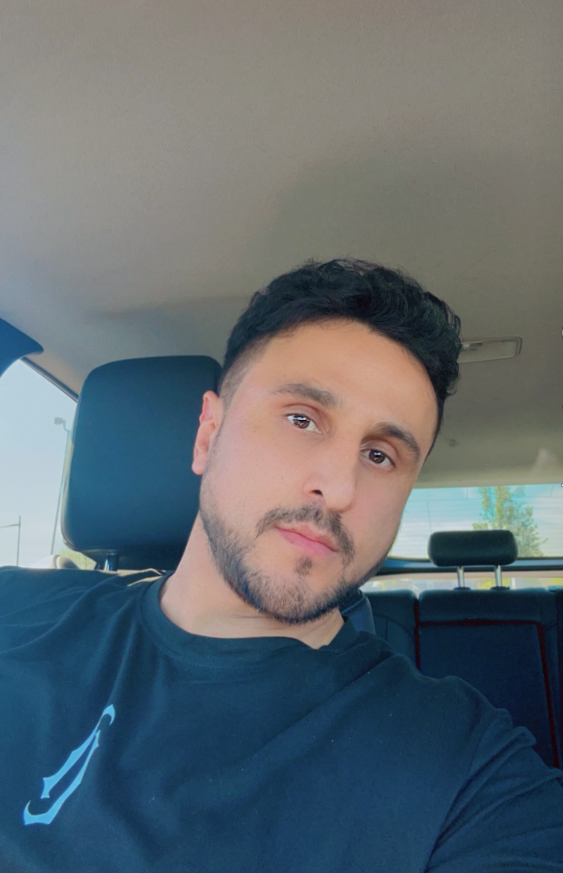 Tinder profile picture for @raza