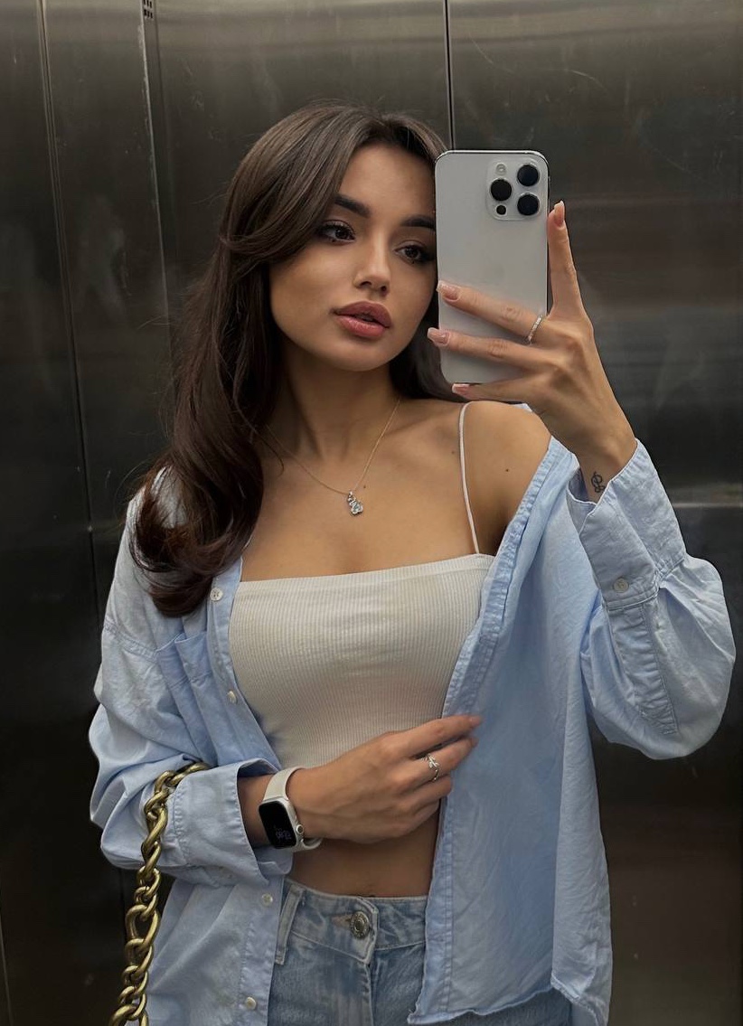 Tinder profile picture for @privv