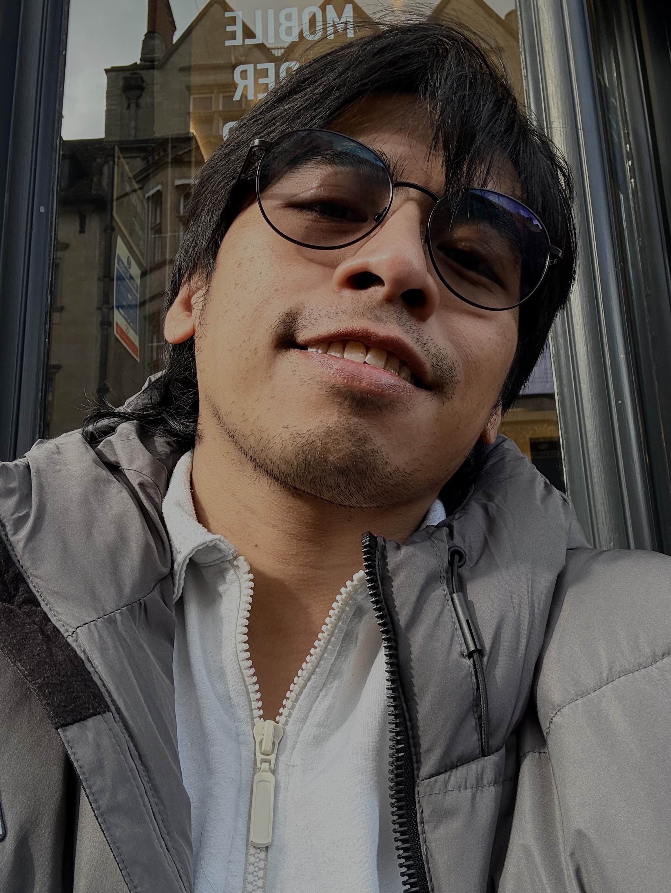 Tinder profile picture for @ezreal