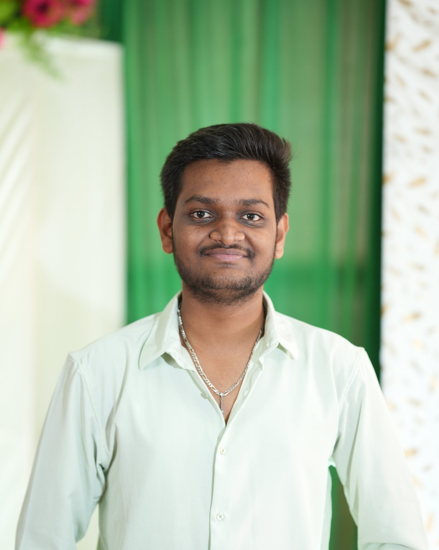 Tinder profile picture for @hemanth22