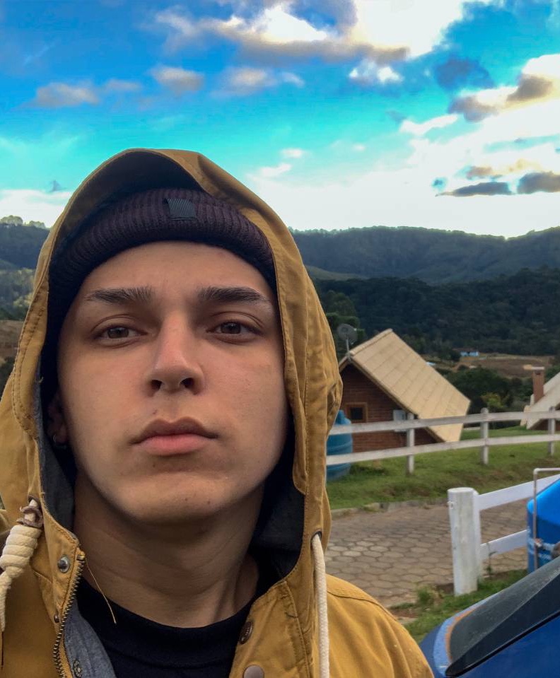 Tinder profile picture for @oliveira