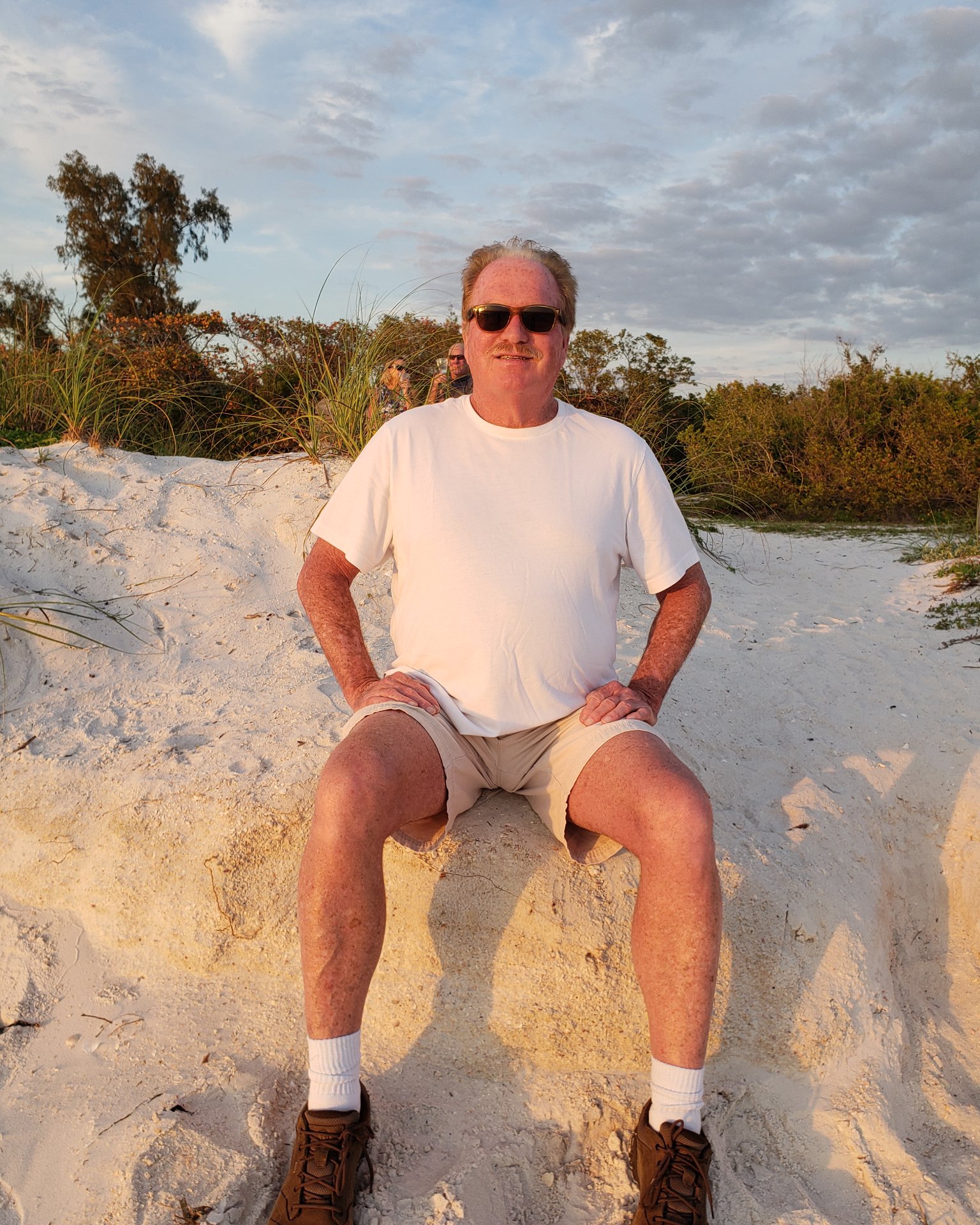 Tinder profile picture for @rw