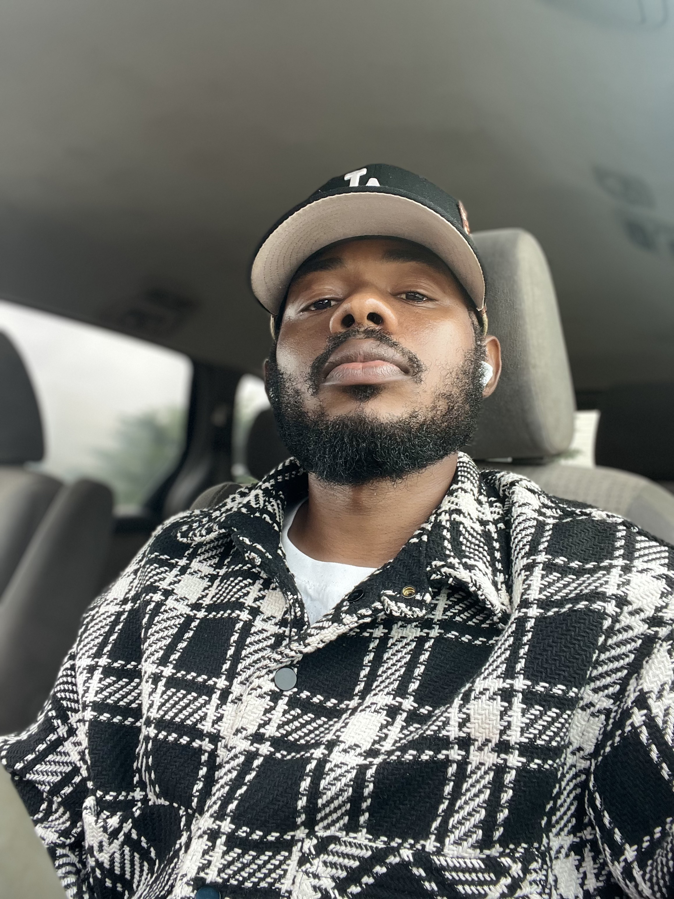 Tinder profile picture for @crested