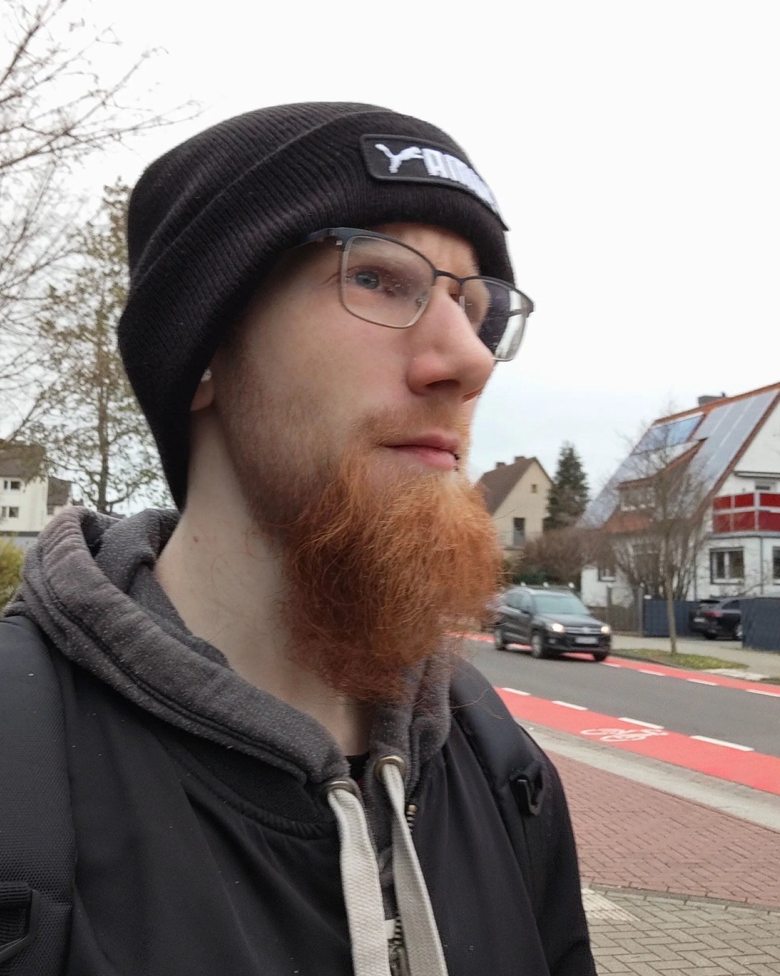 Tinder profile picture for @insanity