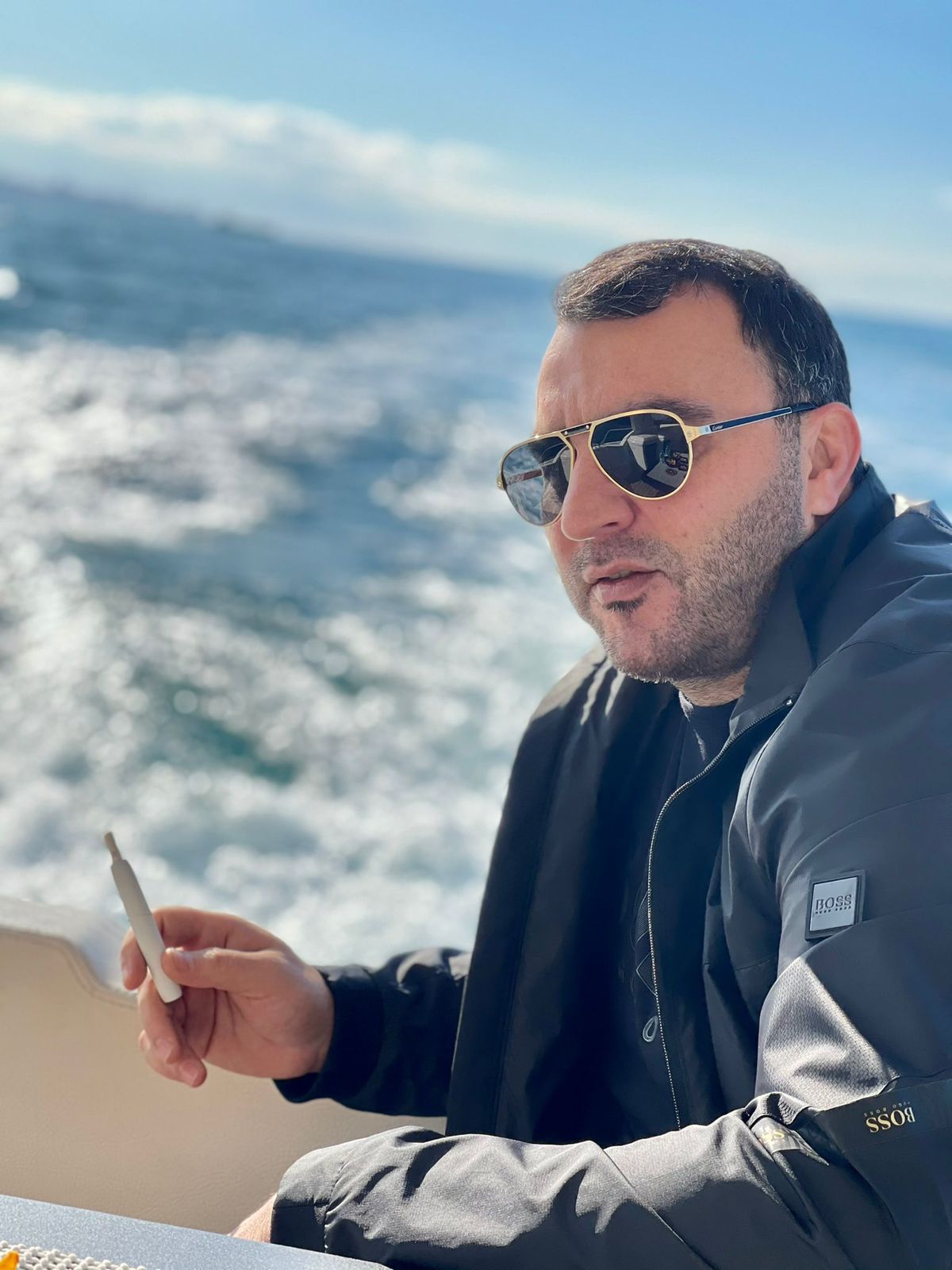 Tinder profile picture for @hk