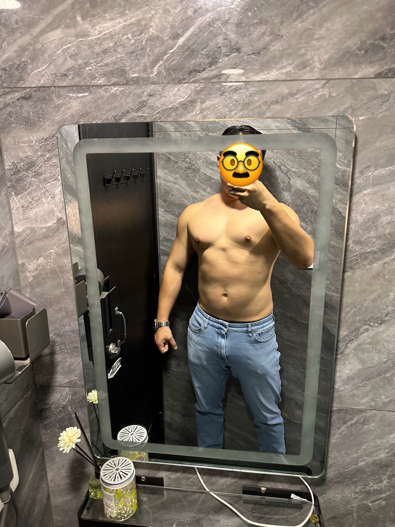 Tinder profile picture for @clearly