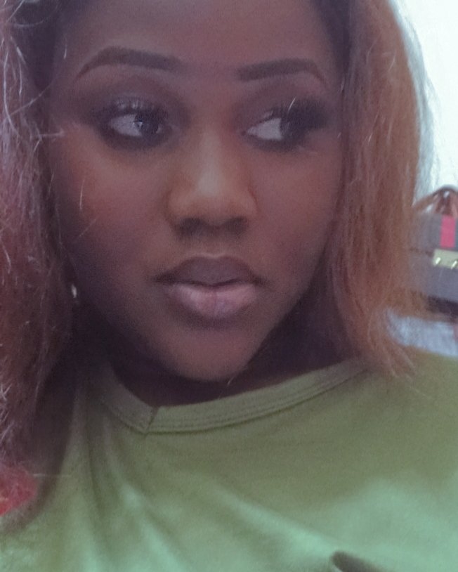 Tinder profile picture for @fatou