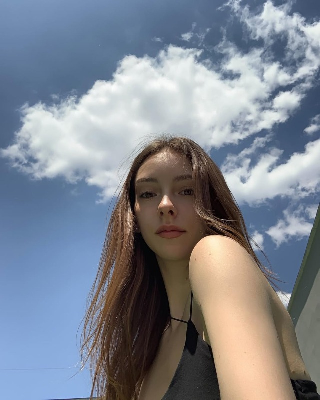Tinder profile picture for @isabella