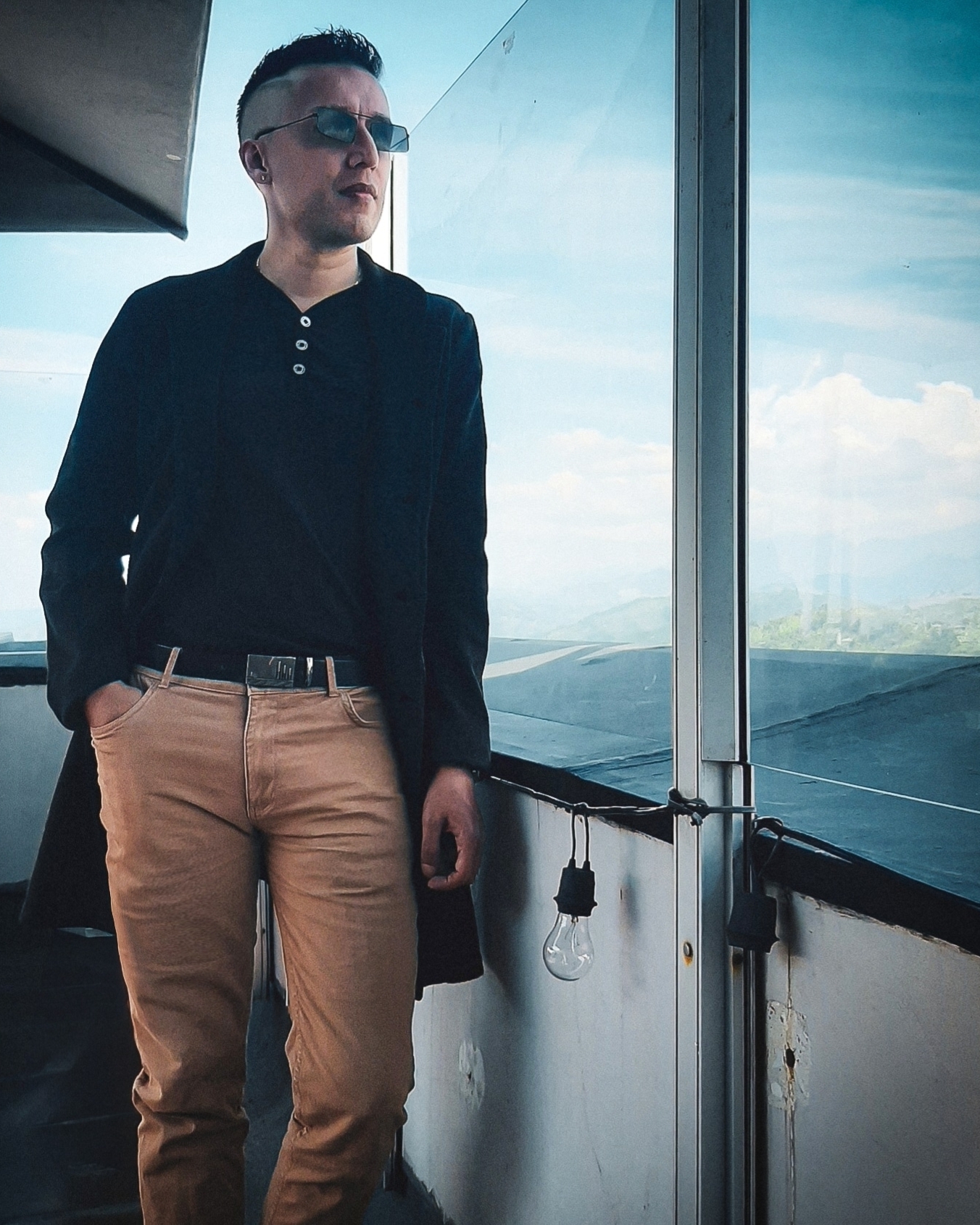 Tinder profile picture for @darwin