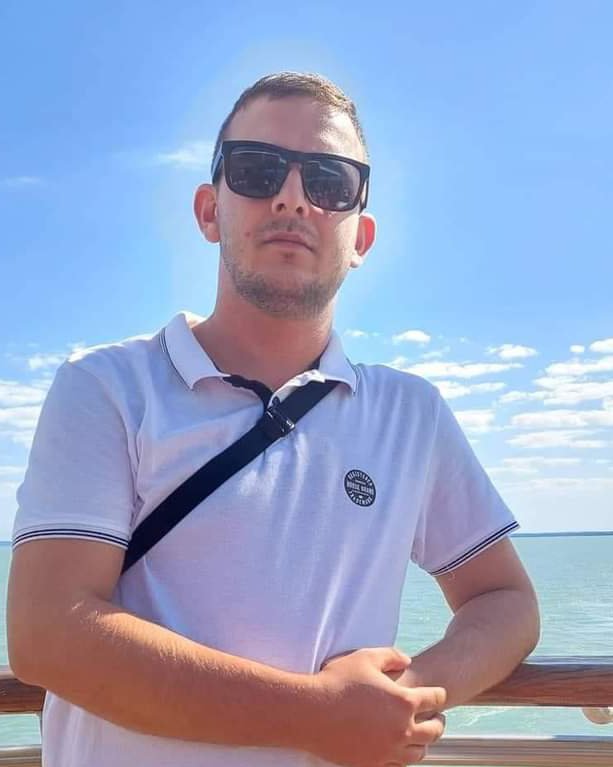 Tinder profile picture for @judges