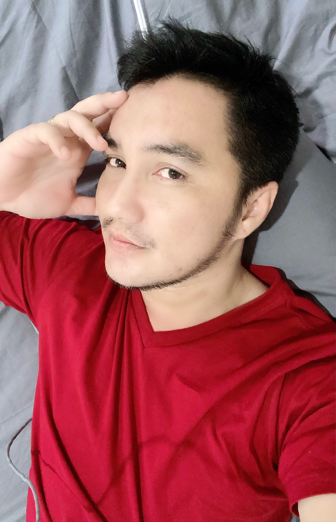Tinder profile picture for @anorexia