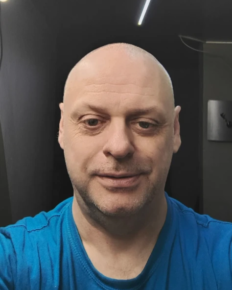 Tinder profile picture for @homebody
