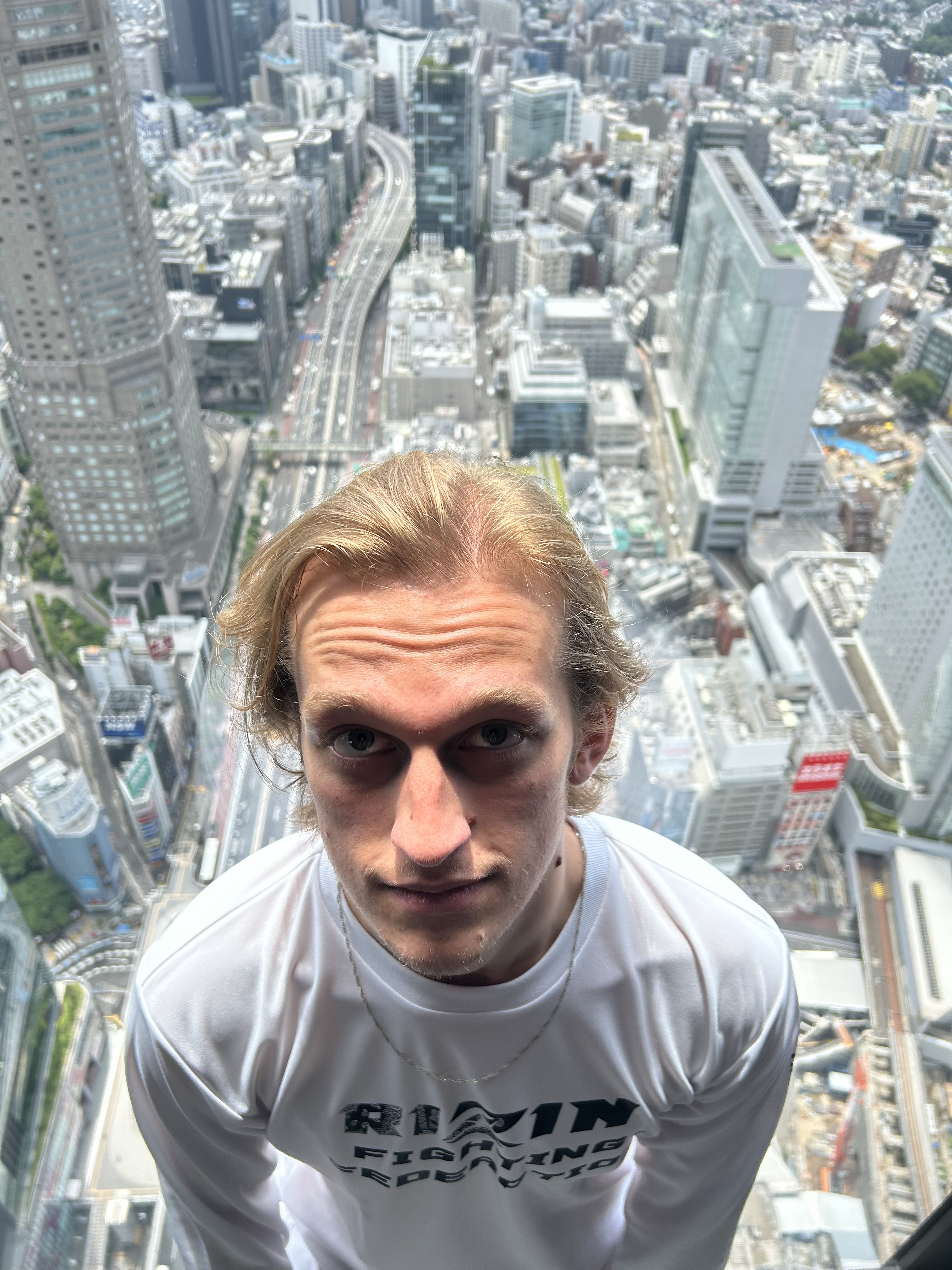 Tinder profile picture for @rows