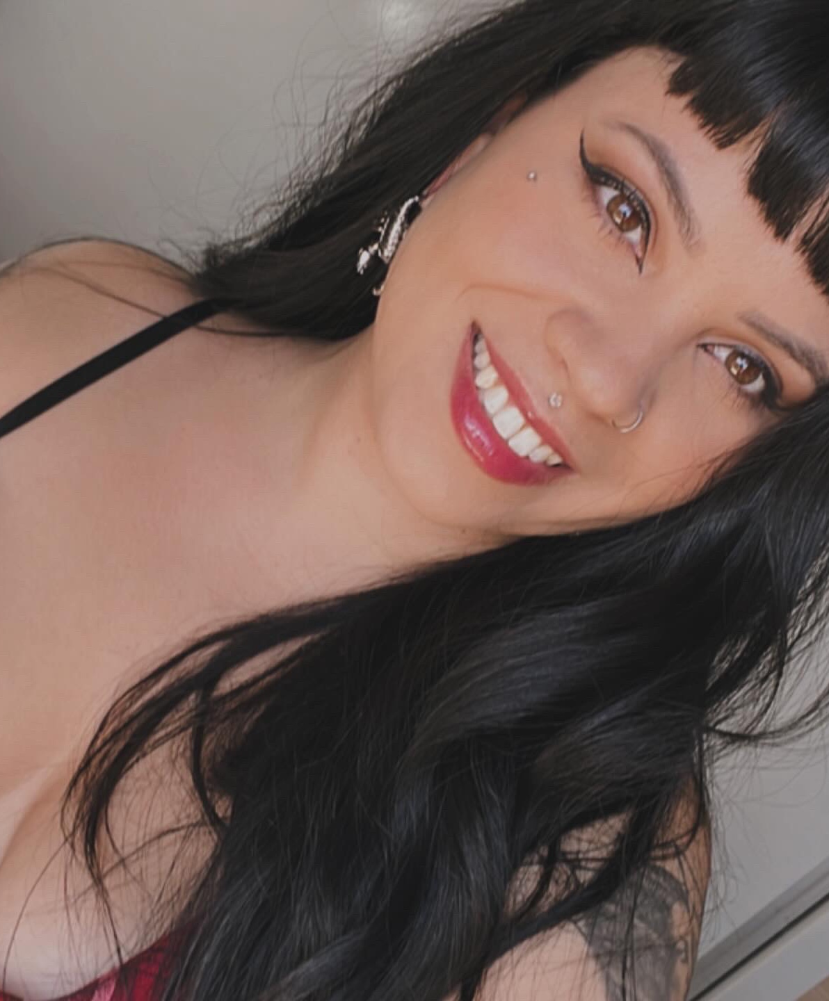 Tinder profile picture for @tabs
