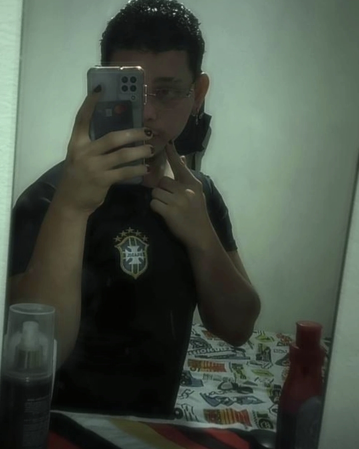 Tinder profile picture for @farias