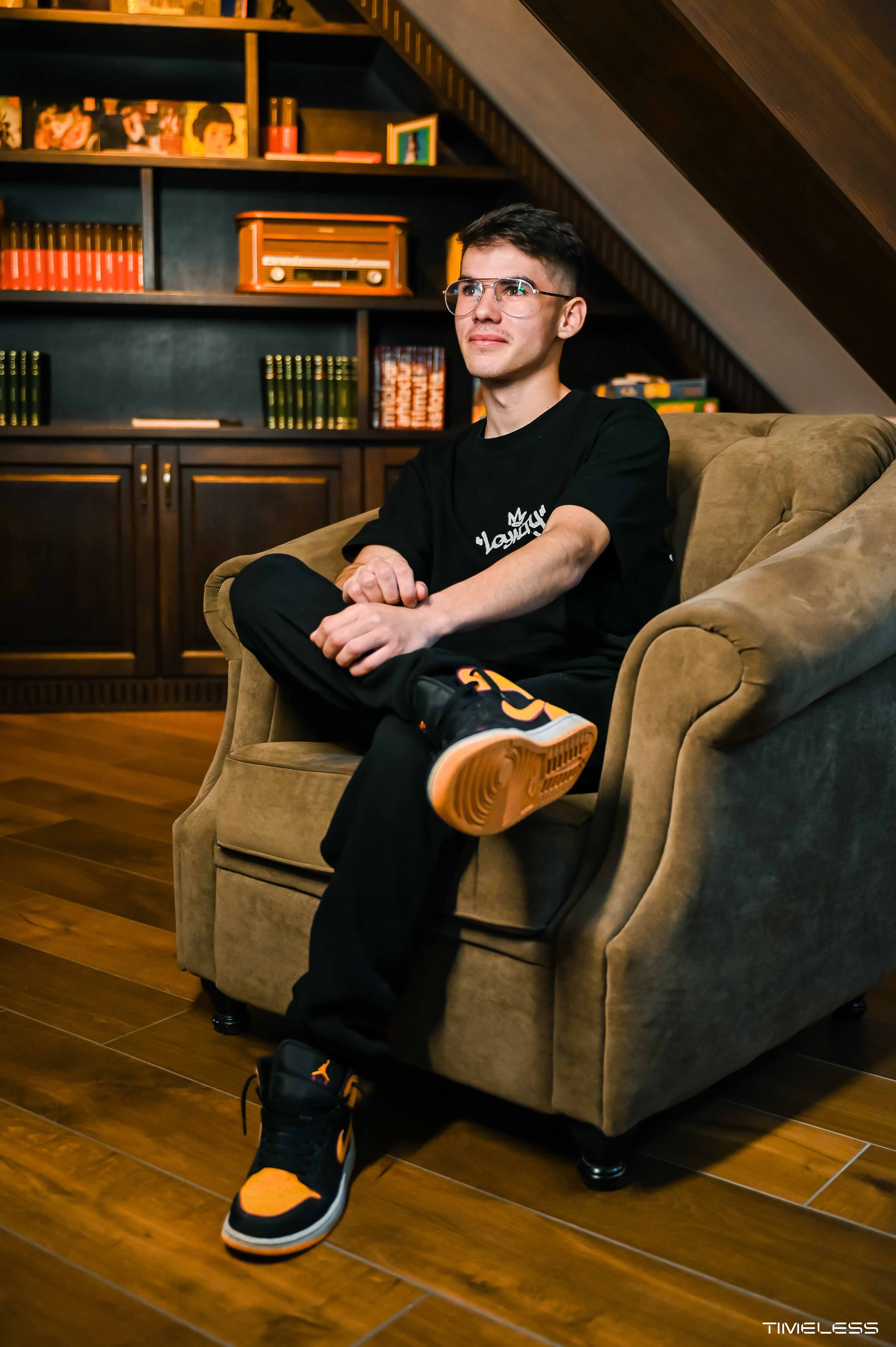 Tinder profile picture for @fantastic