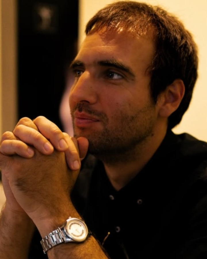 Tinder profile picture for @milos