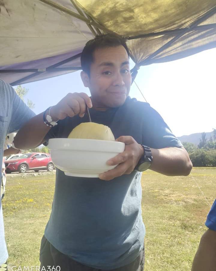 Tinder profile picture for @rigo