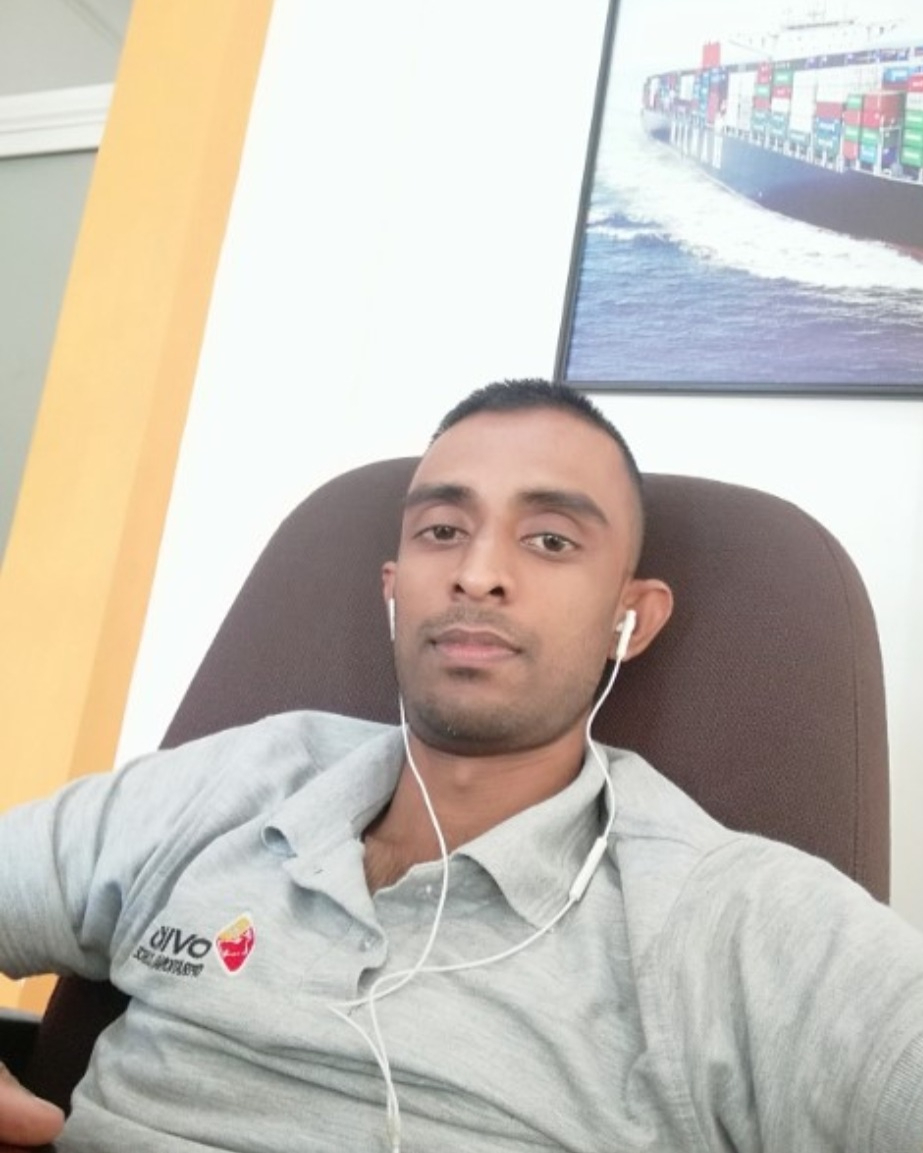 Tinder profile picture for @kavinda